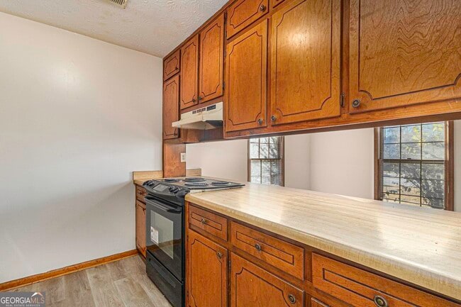Building Photo - 1609 Riverside Trail NE