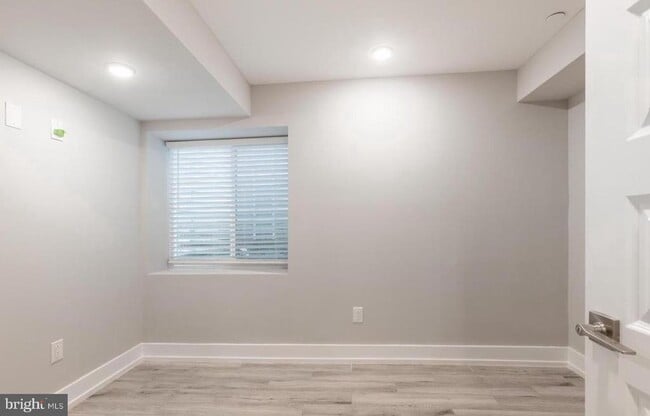 Building Photo - 2548 N Howard St