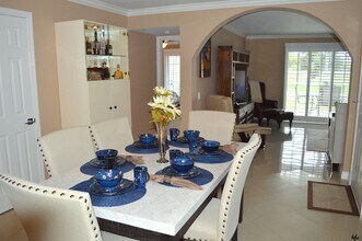 Building Photo - 2700 E Mesquite Ave