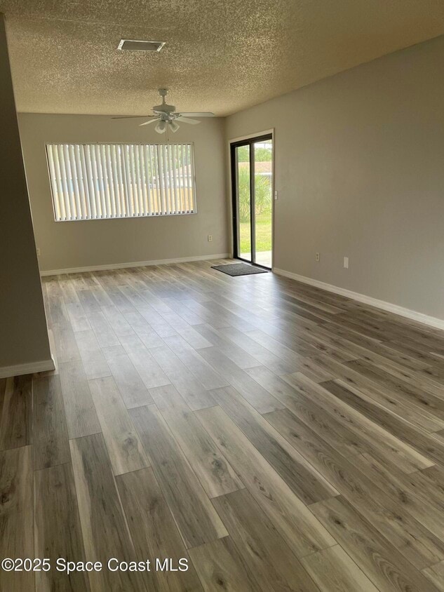 Foto del edificio - 1597 Jupiter Blvd NW