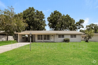 Building Photo - 709 Piedmont Dr SE