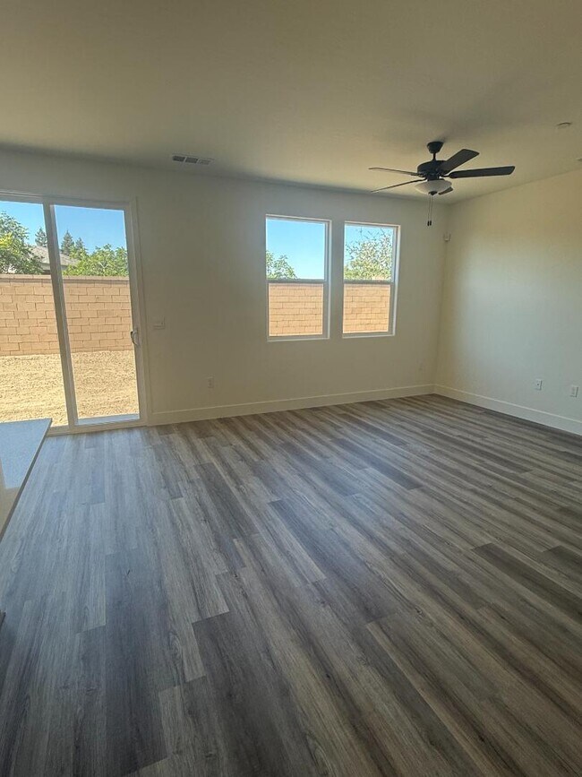 Foto del edificio - 2315 N Julieann St