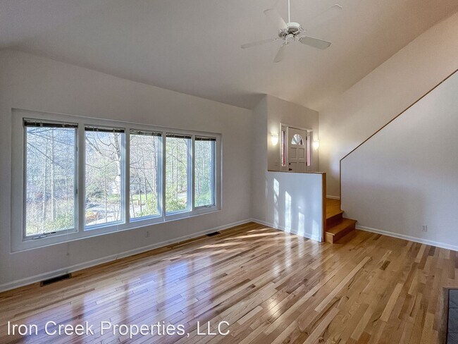 Building Photo - 3 br, 3.5 bath House - 305 Secretariat Ln