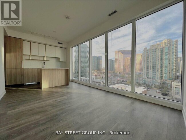 Building Photo - 15 Holmes Ave