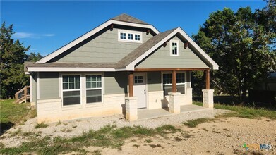 Building Photo - 905 Roadrunner Spur