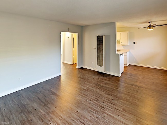 Building Photo - 2 br, 1 bath Apartment - 340 N 1st St N