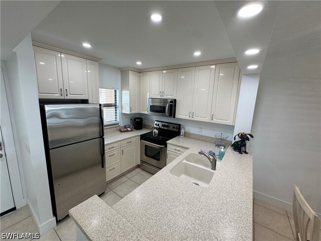 Foto del edificio - 801 River Point Dr