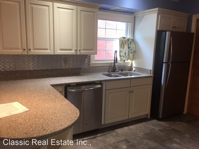 Building Photo - 3 br, 1.5 bath House - 1748 Wyatt Parkway