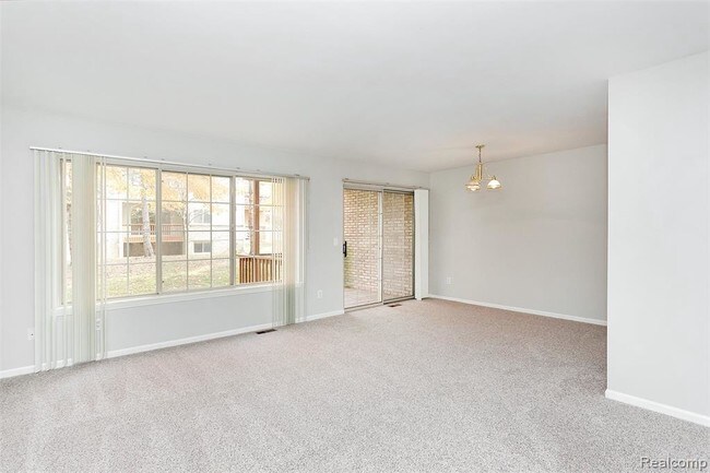 Building Photo - 712 S Milford Rd