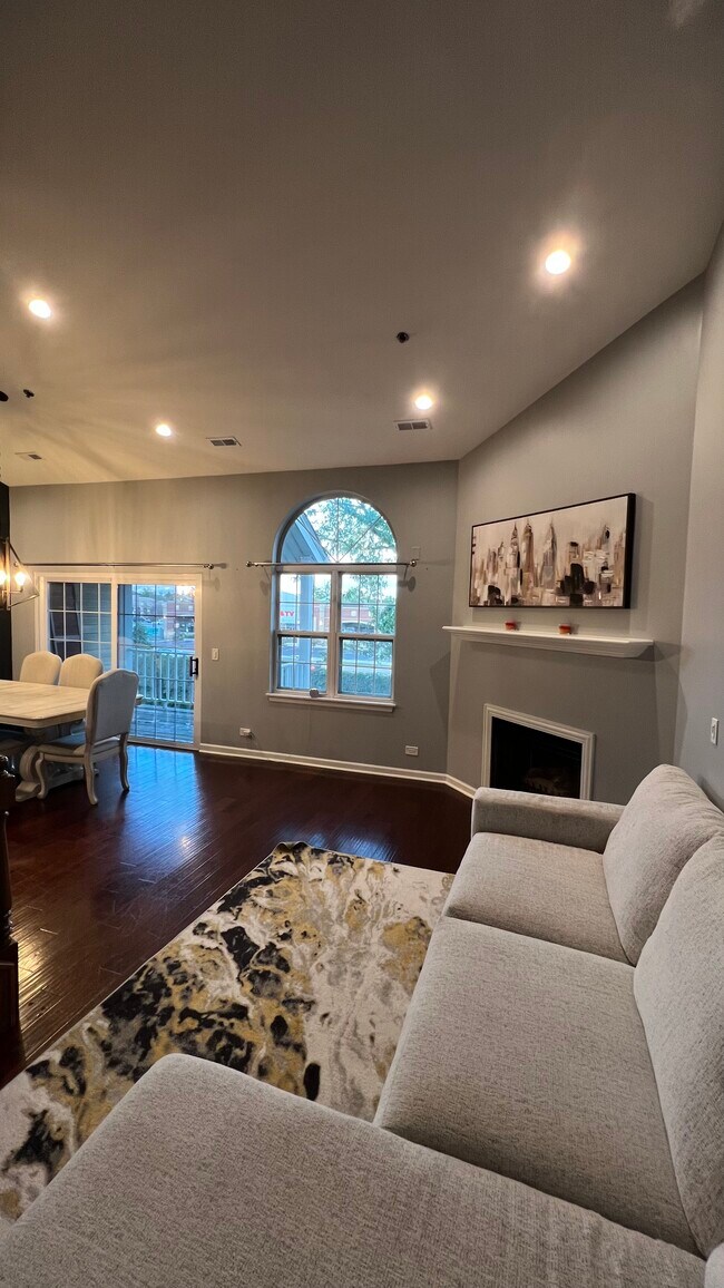 Foto del edificio - 475 Scots Dr