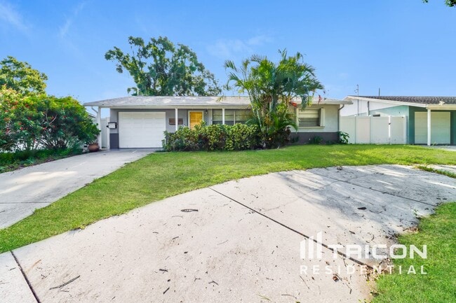 Building Photo - 6685 26th Way N