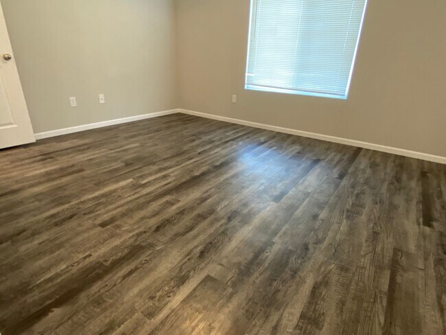 Foto del edificio - 412 S Longbranch Dr