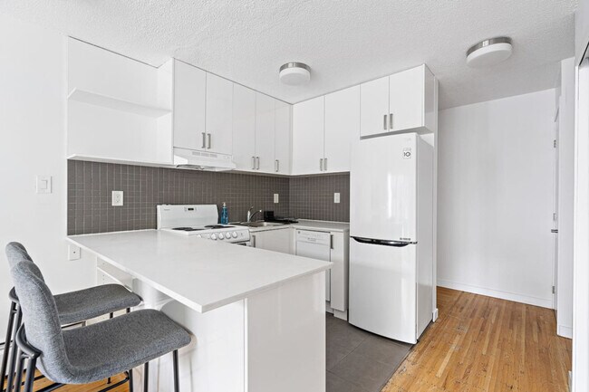 Photo du bâtiment - 1550 W 11th Ave