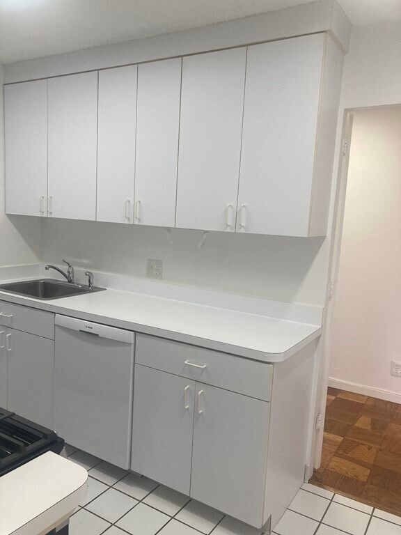 Building Photo - 77 Pond Ave