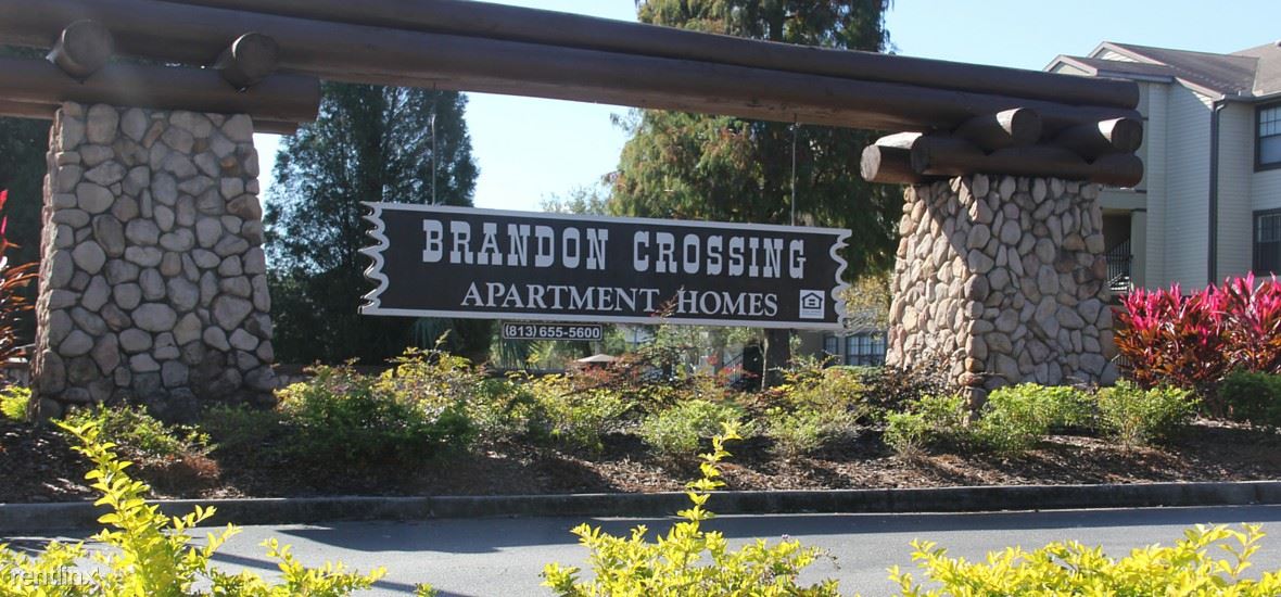 Foto principal - 2020 Brandon Crossing Cir