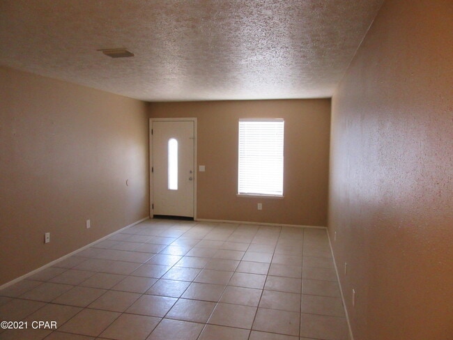 Building Photo - 1104 W 19th Ct
