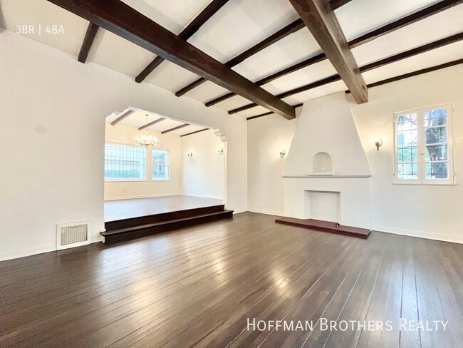 Building Photo - 5314 W 8th St