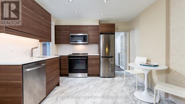 Photo du bâtiment - 583 Indian Rd