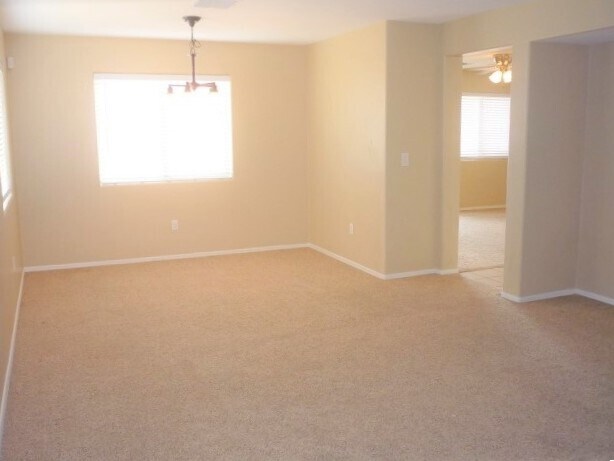 Foto del edificio - 989 E Stronghold Canyon Ln