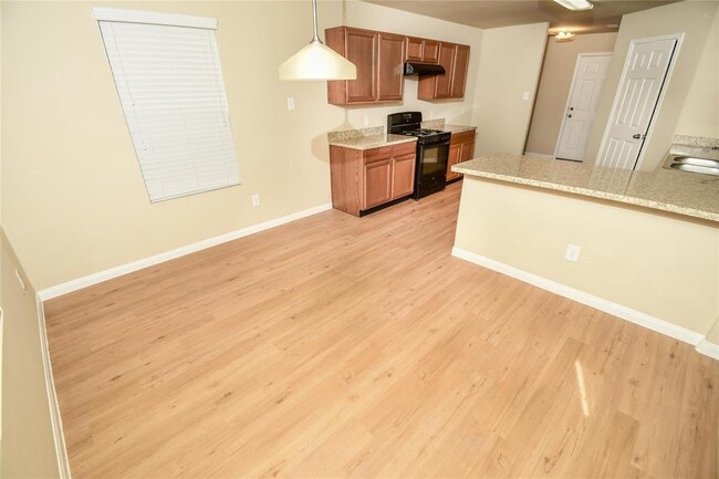 Building Photo - 2431 Peterborough Way