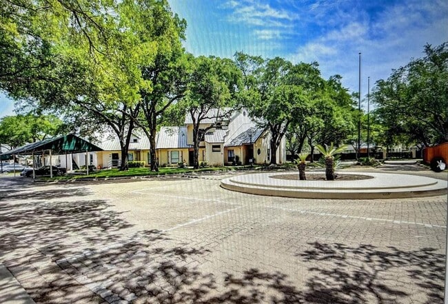 Building Photo - 4144 Greystone Way