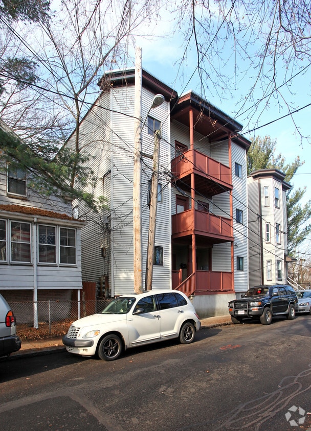 Primary Photo - 11-21 Pine St