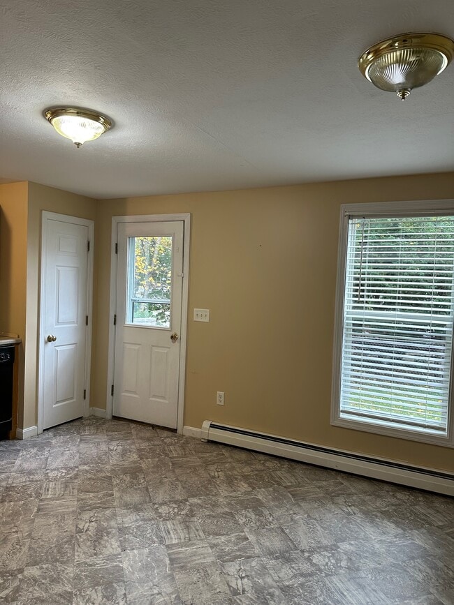 Building Photo - 6 Banks Ln