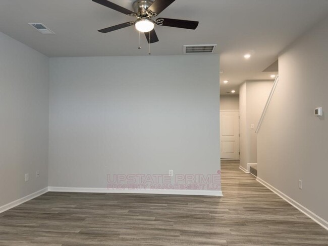 Building Photo - 167 Randwick Ln