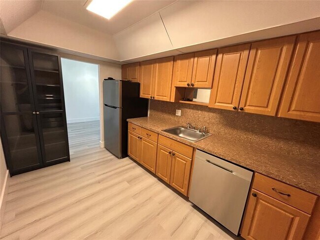 Foto del edificio - 405 N Ocean Blvd