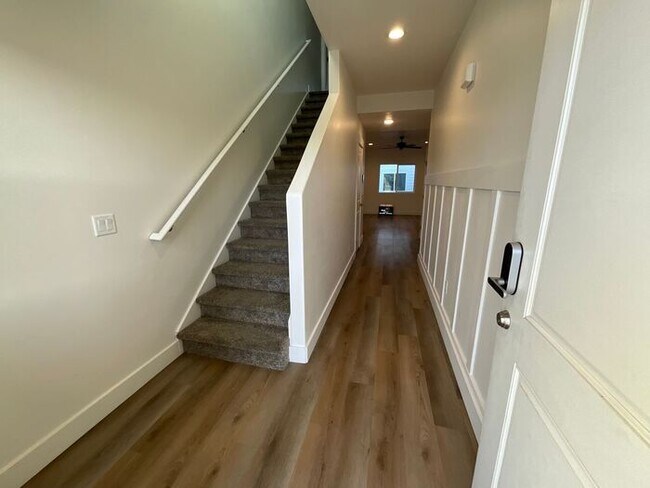 Foto del edificio - 3 bedroom 2.5 Bath Townhouse