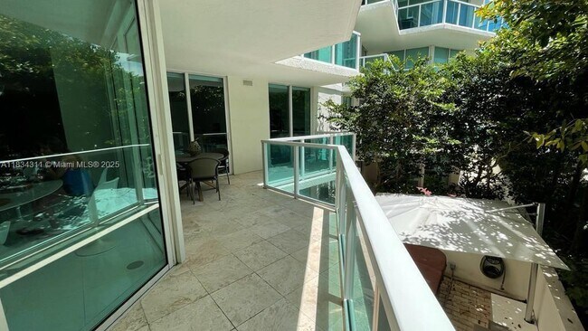 Foto del edificio - 200 Sunny Isles Blvd
