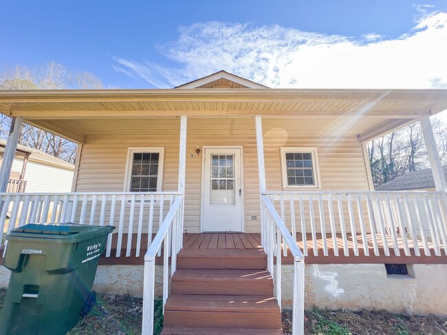 Foto del edificio - Your Next Home in Greer Freshly Remodeled!