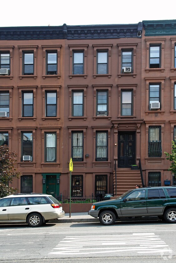 Building Photo - 387 9th St