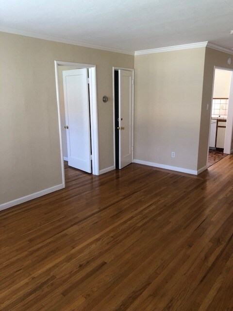LR - 1047 Noel Dr