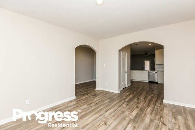 Foto del edificio - 1220 Junegrass Ln