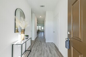 Building Photo - 3075 Clydesdale Dr