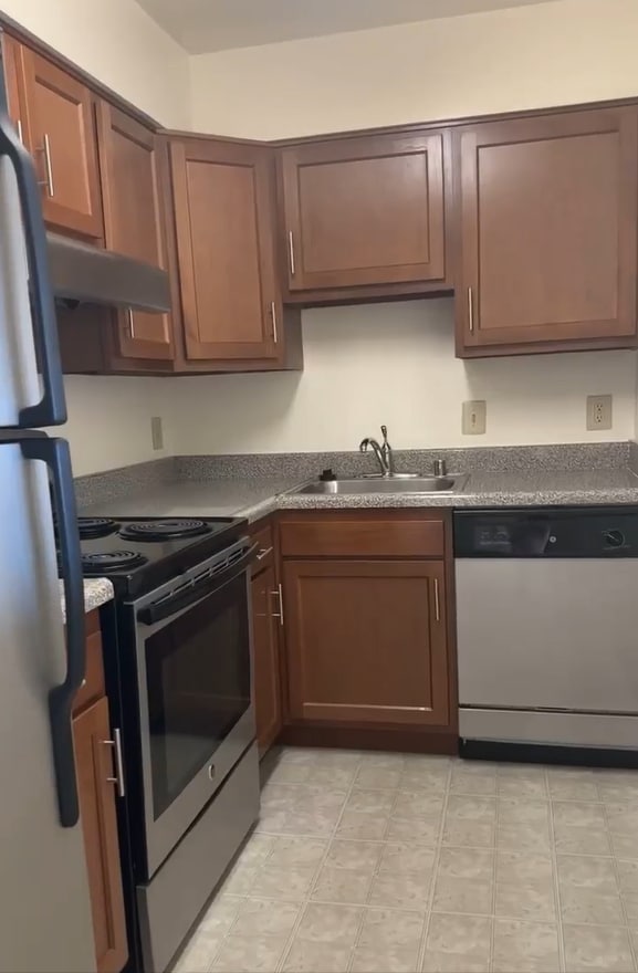 Interior Photo - Merion