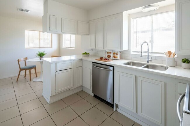 Foto del edificio - 66229 4th St