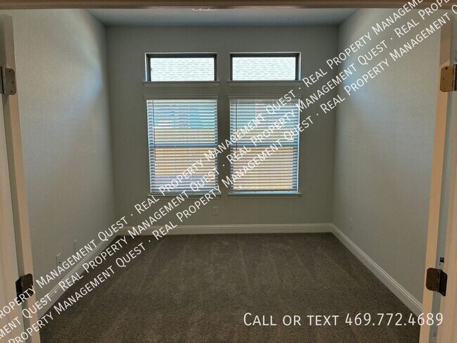 Foto del edificio - 1862 Silver Birch Rd