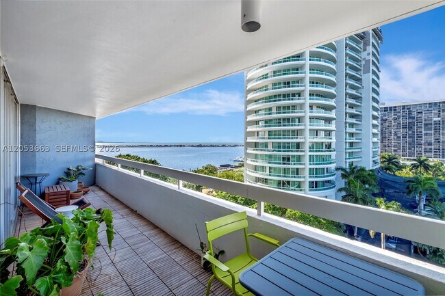 Foto del edificio - 1627 Brickell Ave
