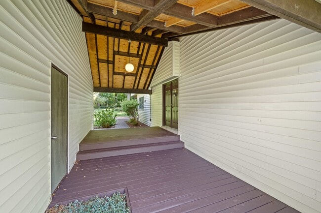 Building Photo - A Nature Lover's Dream Home!