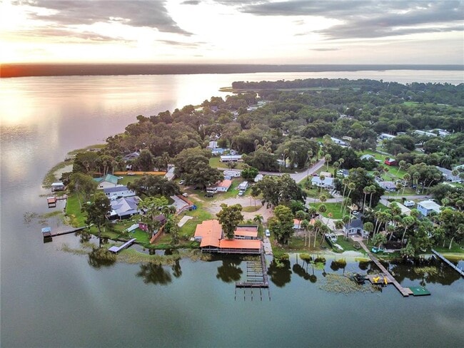 Foto del edificio - 1030 W Lake Marion Rd