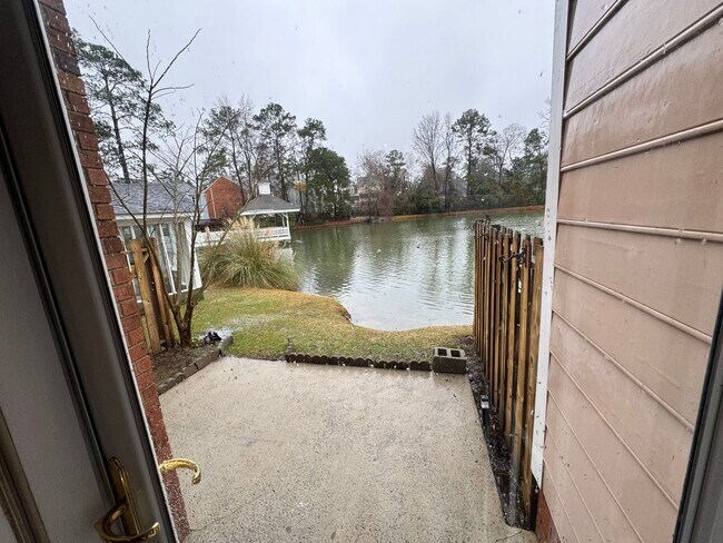 Building Photo - 129 Village Walk