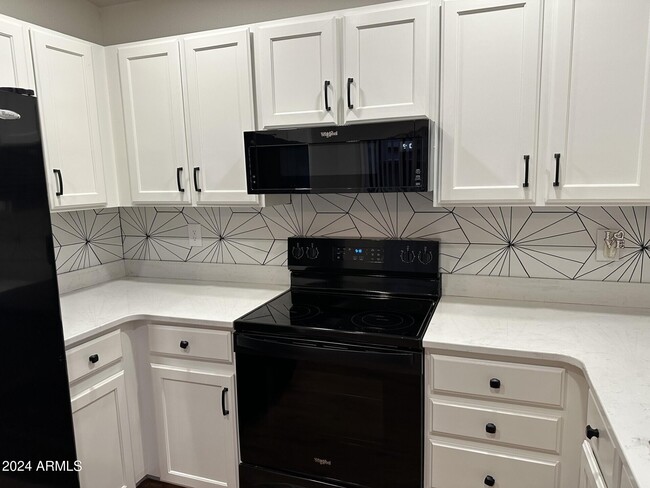 Building Photo - 18811 N 44th Pl