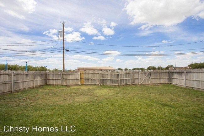 Building Photo - 3703 Eagle Crest Dr
