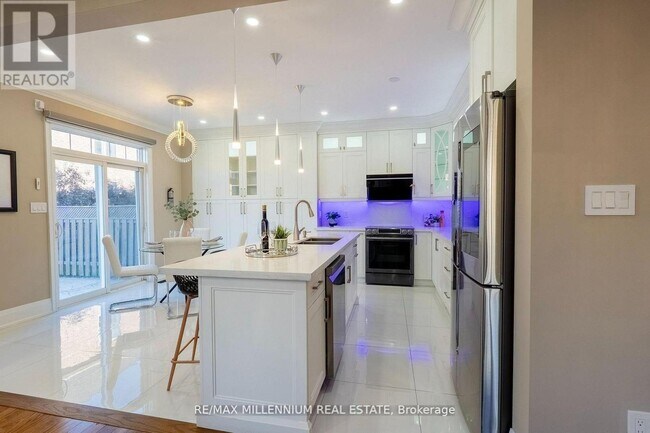 Photo du bâtiment - 1 Bracknell Ave