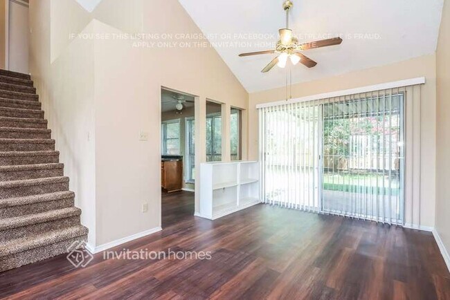 Foto del edificio - 3805 Waxwing Cir S