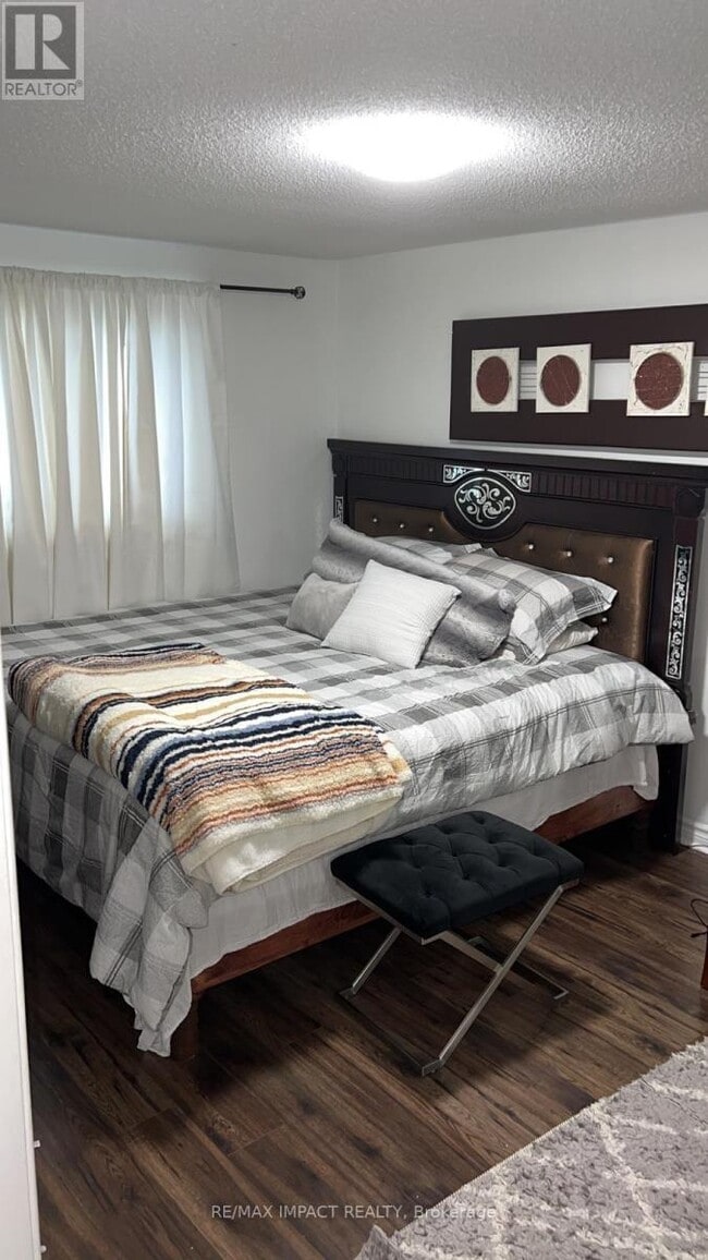 Photo du bâtiment - 285 Bluevale St N