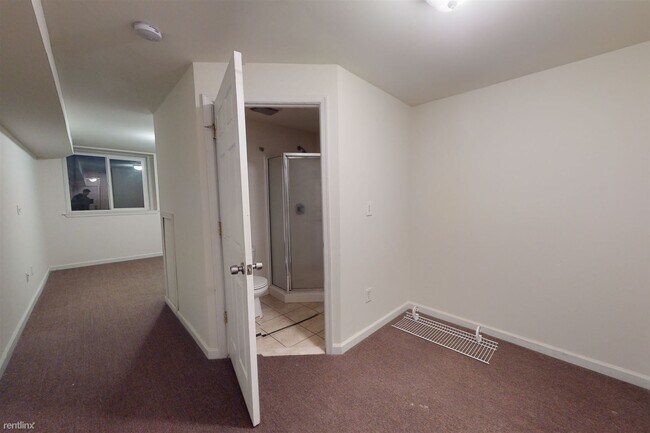 Foto del edificio - 5 br, 3 bath Triplex - 1813 N 17TH ST Unit A
