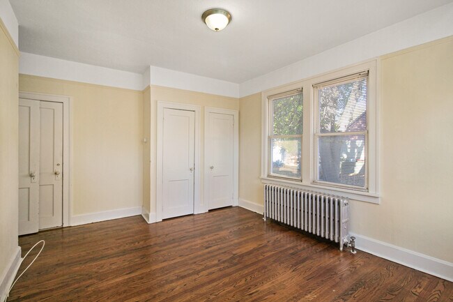 Building Photo - 10 Coulter Ave